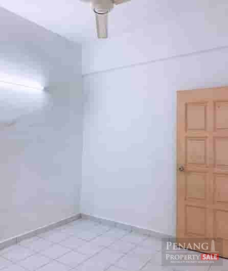 Ref:7063, Taman Sri Penawar @ Jalan Free School near Han Chiang, GH, KDU, SEGI, PTPL  For Rent / å‡ºç§Ÿ / Sewa !!  Taman Sri Penawar Apartment ======================== Date Available: 2024 MONTHLY RENTAL RM:750 BU: 700 sq. ft. with balcony Low density with balcony, With 3 lifts  Renovated / SEMI-Furnished – 2 bedrooms 1 bathroom – 3 ceiling fans, flooring tiles.. – Kitchen cabinet, grilled…. – 1 fixed car park **Well maintained ***Move in condition R7063/CLY/8h121223 H1244/25465+  Facilities: 24 hours security, children playground, management office, Balcony/Patio, Cable TV  Nearby commercial banks, westland union, high schools – Han Chiang, Heng Ee, primary schools, clinics, GH, Stadium, food courts, wet markets …  Very suitable for PMC,KDU,SEGI,PTPL,Han Chiang Students, professional people, doctors, nurses, family and sales executive who like clean, secured and quite place.  Location: Jalan Free School, 11600, Penang, Malaysia. Next to Heng Ee High School, near to Jalan Masjid Negeri (Greenlane) 24hrs McD. Wet and dry market at Tmn Free School.  http://www.homesagency2u.com/Penang/Jelutong/jalan-free-school/taman-sri-penawar/CLY-TSP7063/CLY-TSP7063.html  Prefer WhatsApp or Direct Call: Mr. Lee: 016-445 1383,    Kim: 011-1620 9620 We Provide Bankers & Lawyer Services (One Stop Service) Date Posted: 01-01-2024 Email: homes.agency@yahoo.com Website: http://www.homesagency2u.com