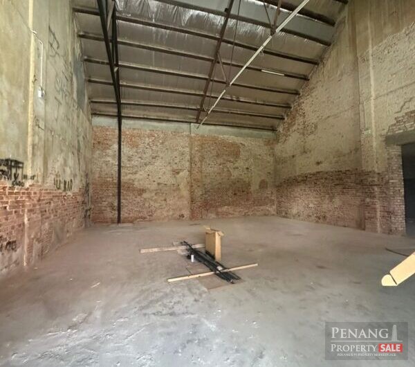 SHOP LOT RENT WAREHOUSE TYPE HIGH CEILING RARE IN MARKET 3180 SQFT